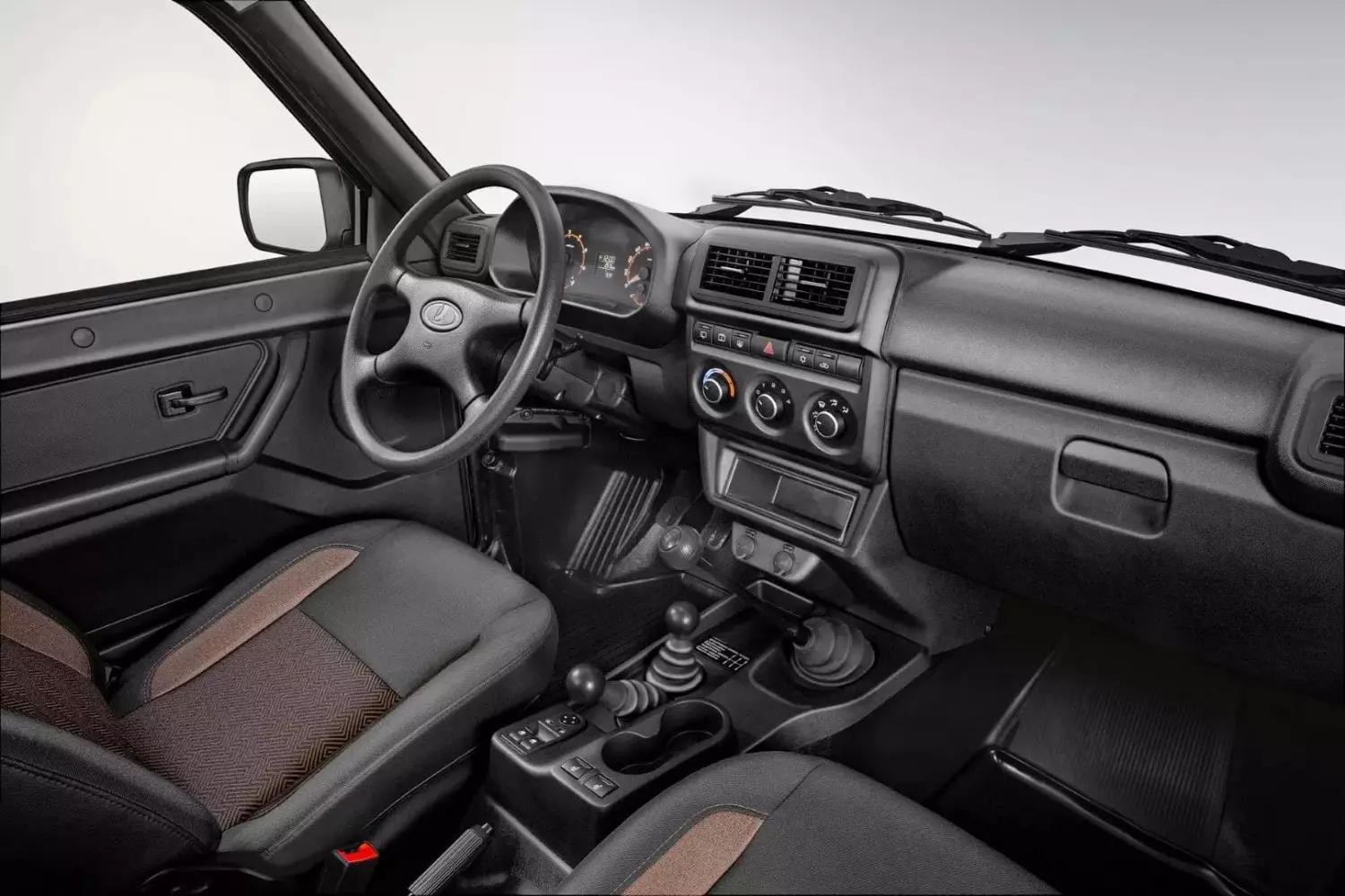 Lada Niva Travel