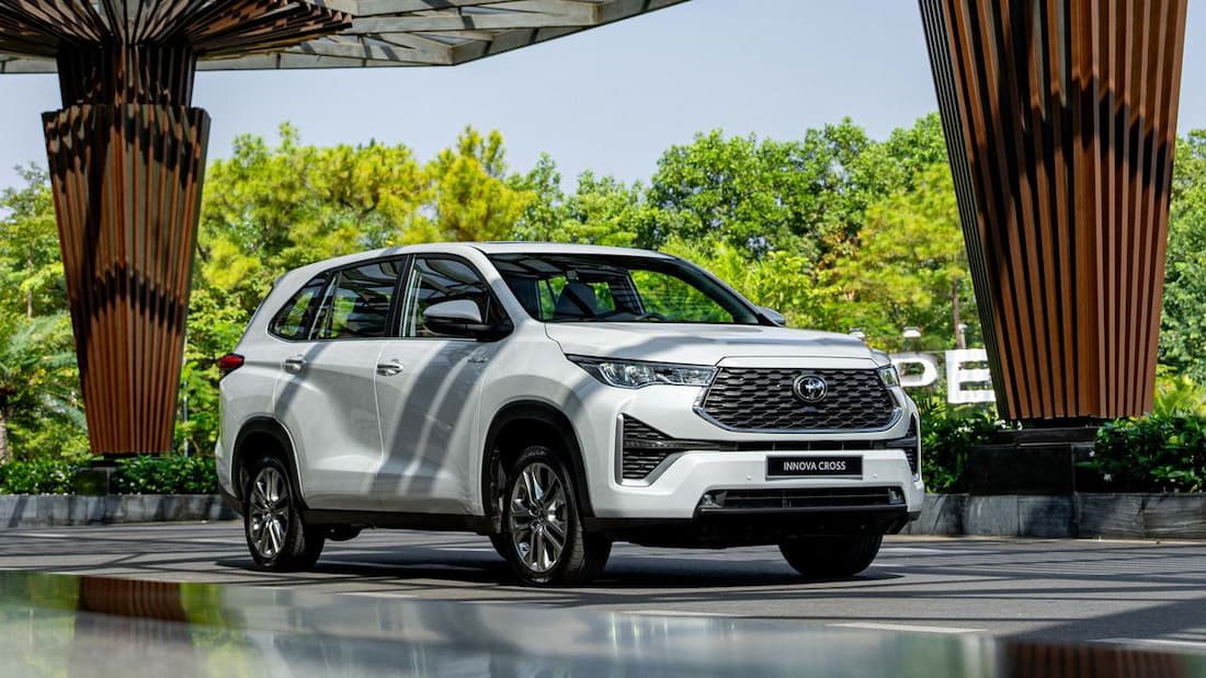 toyota innova cross
