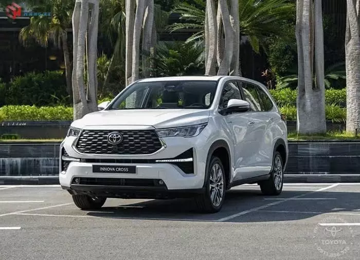 toyota innova cross