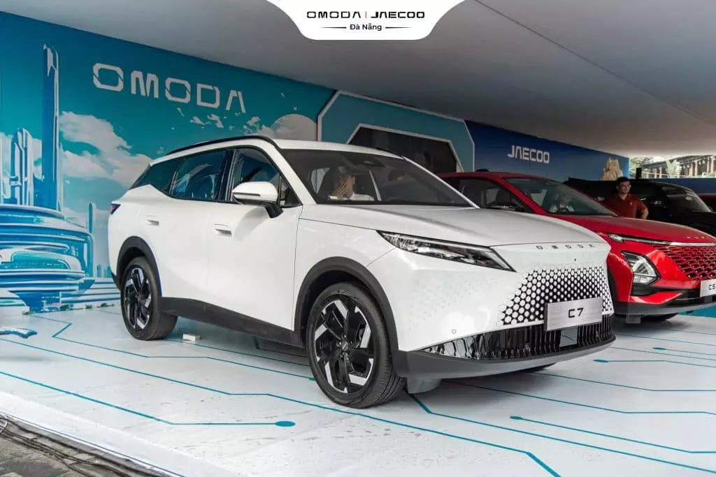 Omoda C7