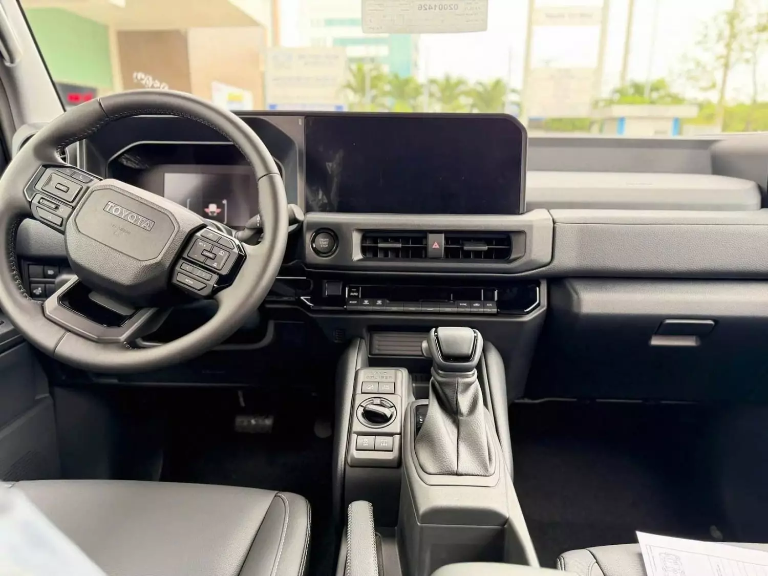 Nội thất Toyota Land Cruiser FJ 2026