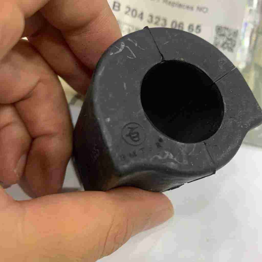 Cao su ốp c&acirc;n bằng trước mercedes c200, c350, c300, e350 2008 -...