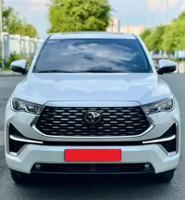 Bán xe Toyota Innova Cross HEV 2.0 CVT 2026, màu trắng