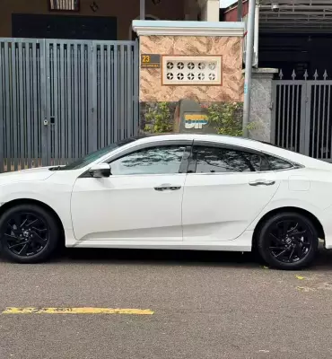 Civic 2018  odo 9v