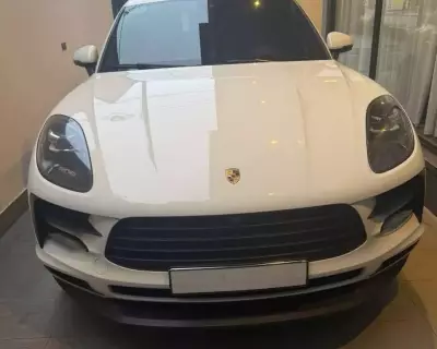 Macan 2021 chạy 9v km zin