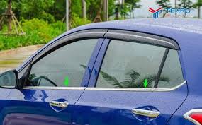 Lắp Nẹp Viền Kính Chống Ồn Cho Xe Phổ Thông – Nâng Tầm Trải Nghiệm Lái