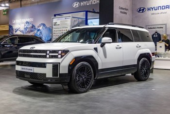 So sánh Hyundai Santa Fe 2025 vs Toyota Fortuner 2025: Ai là vua SUV