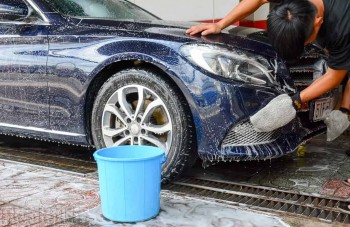 Những Sai Lầm Khi Rửa Xe Ô Tô Có Thể Làm Hỏng Sơn
