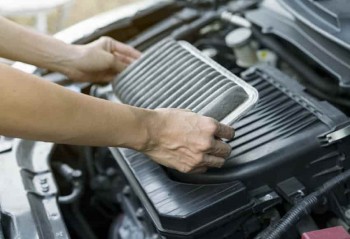 Lọc gió động cơ ô tô là gì? Hướng dẫn vệ sinh lọc gió động cơ ô tô