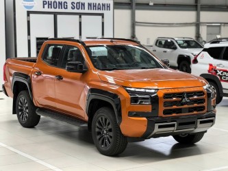 Đại chiến bán tải Nhật: Mitsubishi Triton vs Toyota Hilux