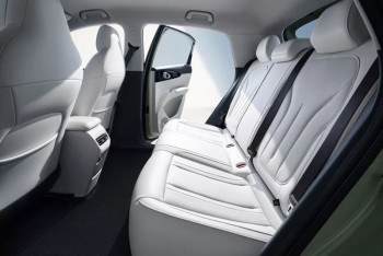 So sánh độ rộng và hàng ghế 2 của một số mẫu xe tầm giá 500 triệu: Geely EX2, VF5, Mazda3, Honda City…