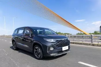 Đánh giá xe Hyundai Custin: Có phải là mẫu MPV đáng tiền nhất hiện tại?