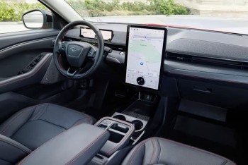 Đánh giá công nghệ nổi bật của Ford Mustang Mach-E 2025
