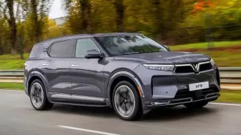 Top 7 xe gia đình tầm giá 1,5 tỷ: Ford Everest, Hyundai Santa Fe, Mazda CX-8, VinFast VF 9, Kia Sorento, Kia Carnival