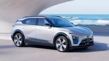 Xe điện VinFast đã thay đổi thị trường ô tô Việt Nam như thế nào? “Nhiên liệu tự chủ” và cảm giác lái tốc độ cao trở nên dễ tiếp cận hơn