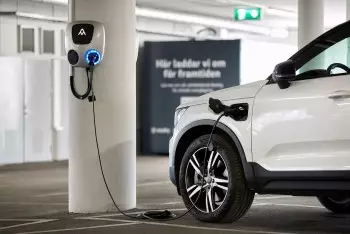 Xe HEV hay PHEV – Lựa chọn xe xăng lai điện nào đáng lựa chọn?