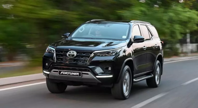 Đánh Giá Đầy Đủ Xe Toyota Fortuner 2024