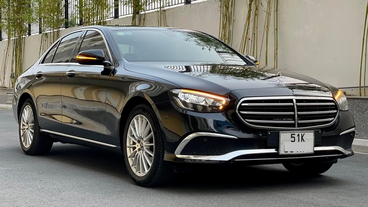 sedan