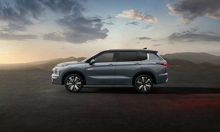 Mitsubishi Outlander PHEV 2025