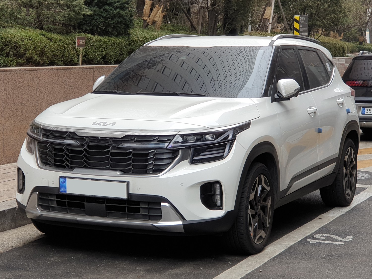 So Sánh Kia Seltos Và Toyota Corolla Cross: Mẫu SUV Nào Đáng Mua Hơn?