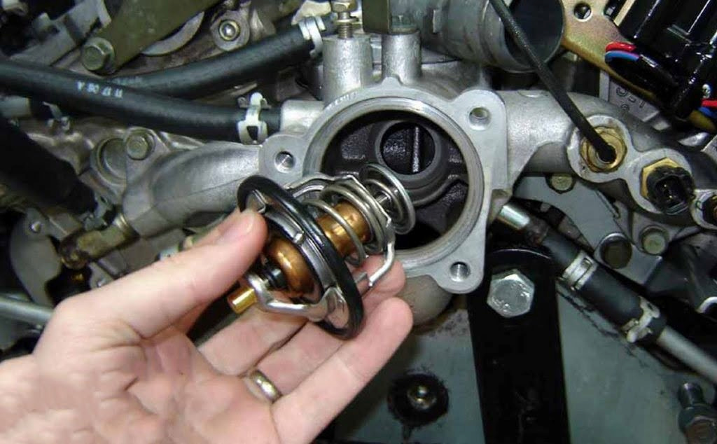 "Kẻ Gác Cổng" Nhiệt Độ: Van Hằng Nhiệt Và Dấu Hiệu Cảnh Báo Nguy Hiểm