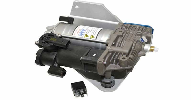 Bơm nâng gầm ô tô là gì?