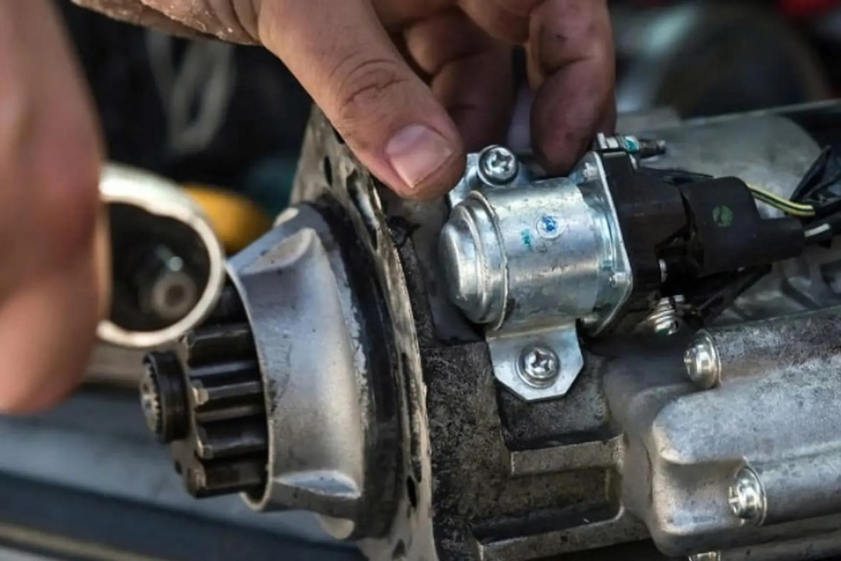 Củ đề ô tô là gì? Khi nào cần thay thế hoặc sửa chữa củ đề?