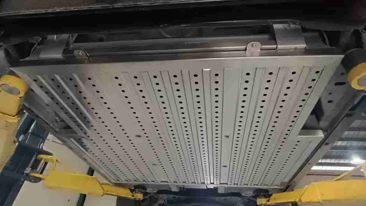 Tấm Ốp Bảo Vệ Gầm Toàn Phần 