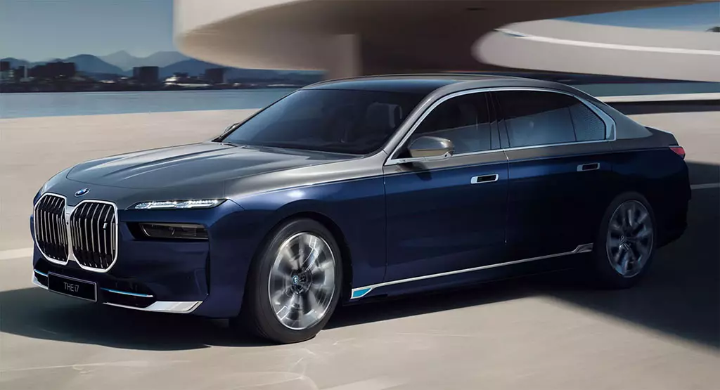 Công nghệ BMW Theater Screen là gì? Có thực sự biến chiếc xe thành rạp chiếu phim di động?