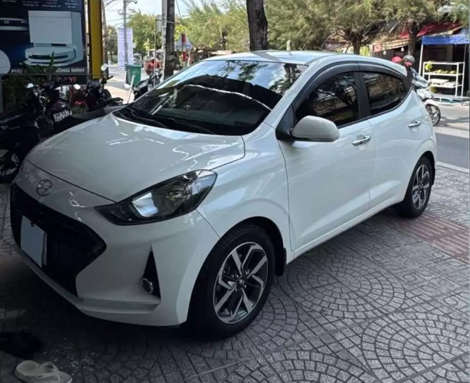 Giá tầm 300 triệu, chọn Hyundai Grand i10 2021 hay bản cũ? Đâu là lựa chọn đáng tiền hơn?