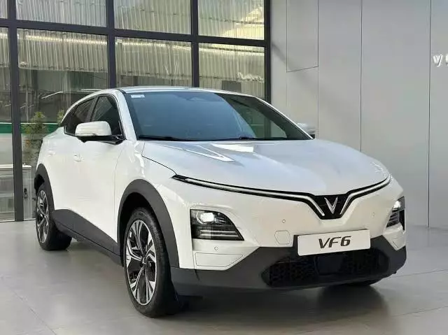 SUV cỡ B tầm giá 700 triệu đồng: VinFast VF 6, Honda HR-V hay Lynk & Co 06 đáng chọn?