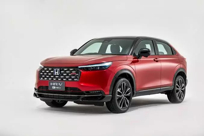SUV cỡ B tầm giá 700 triệu đồng: VinFast VF 6, Honda HR-V hay Lynk & Co 06 đáng chọn?