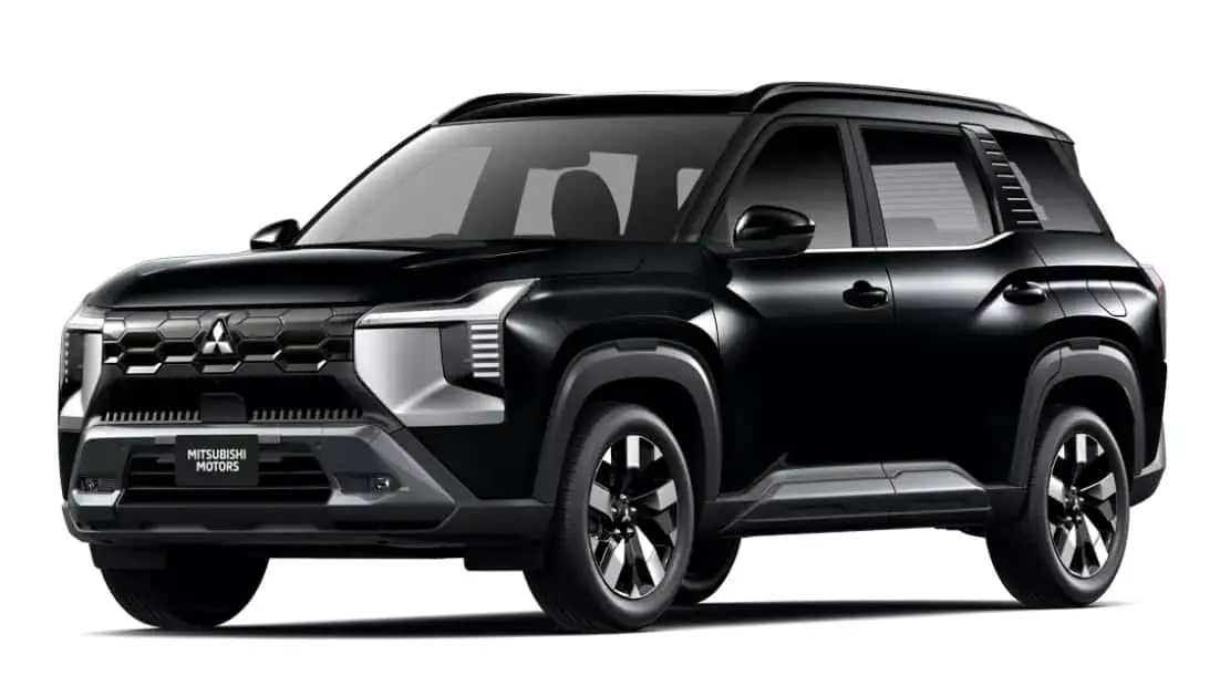 Xe 7 chỗ giá dưới 800 triệu, chọn Mitsubishi Destinator hay Geely Okavango: SUV Nhật hay “tân binh” Trung Quốc đáng tiền hơn?