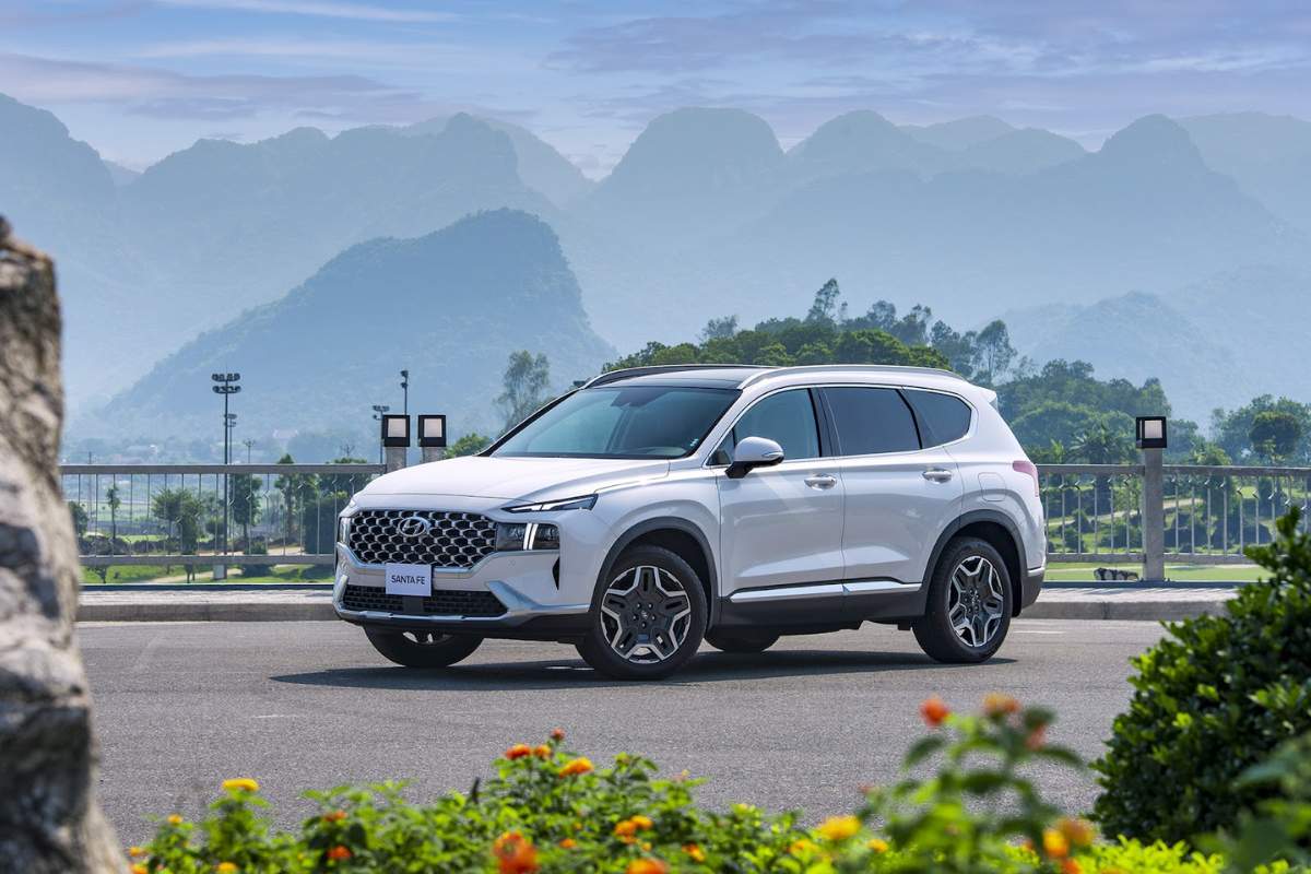 Tầm 1 tỷ chọn Hyundai Santa Fe, Kia Sorento hay Mazda CX-8 thì 'hời'?