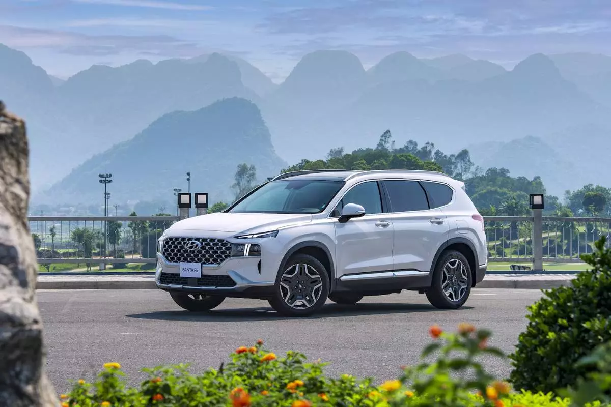 Tầm 1 tỷ chọn Hyundai Santa Fe, Kia Sorento hay Mazda CX-8 thì 'hời'?