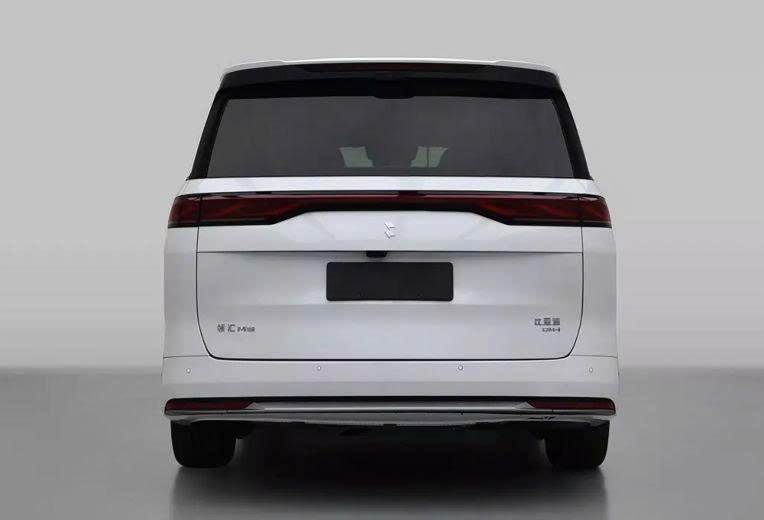 BYD M9 có phiên bản taxi giá rẻ chỉ từ 731 triệu đồng: Xe dịch vụ vẫn có ghế thương gia như xe sang