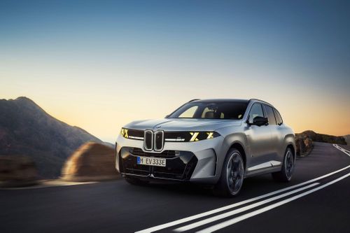 So sánh BMW X5 thế hệ mới với bản tiền nhiệm: Khác biệt ở đâu?