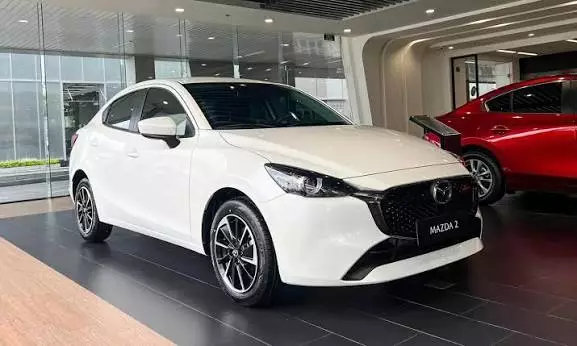 Nghịch lý ô tô Việt: Khi xe điện mini 'vét' khách mua xe lần đầu của sedan hạng B