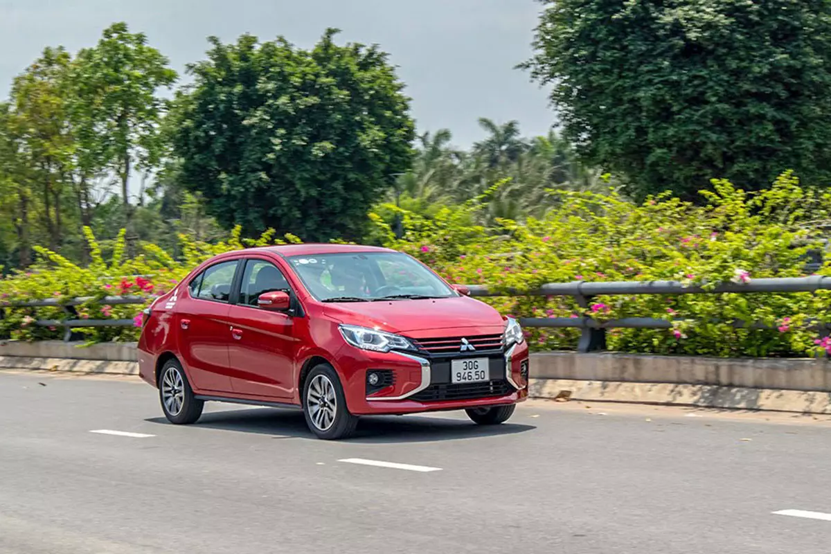 Ngân sách dưới 400 triệu đồng nên chọn Kia Soluto hay Mitsubishi Attrage?