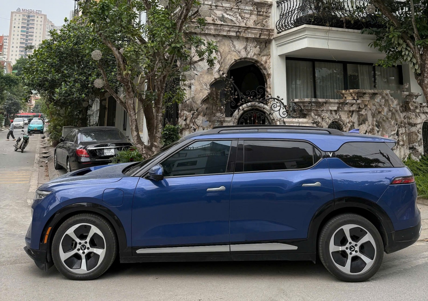 Có nên mua VinFast VF 9? Đánh giá thực tế sau 15.000 km sử dụng