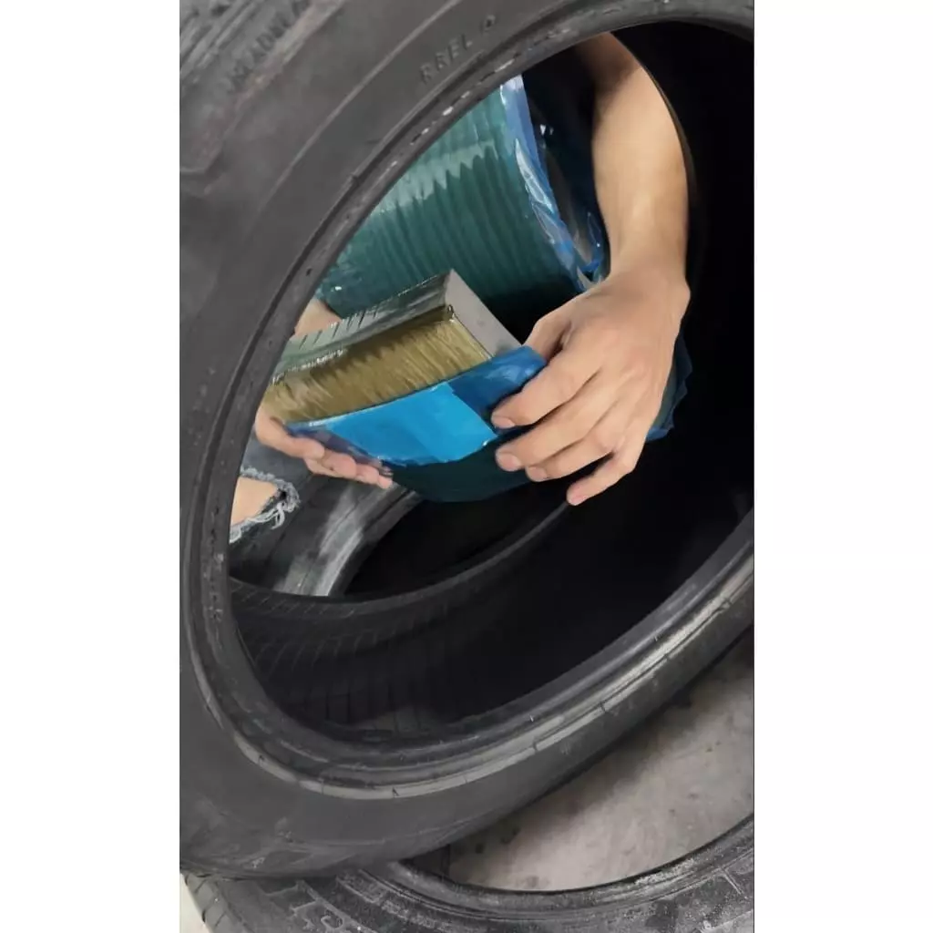 dán foam lốp ô tô