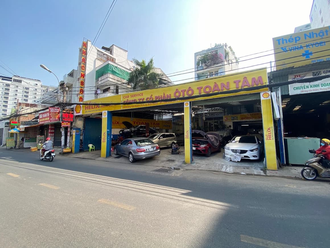 Garage &Ocirc; T&ocirc; To&agrave;n T&acirc;m