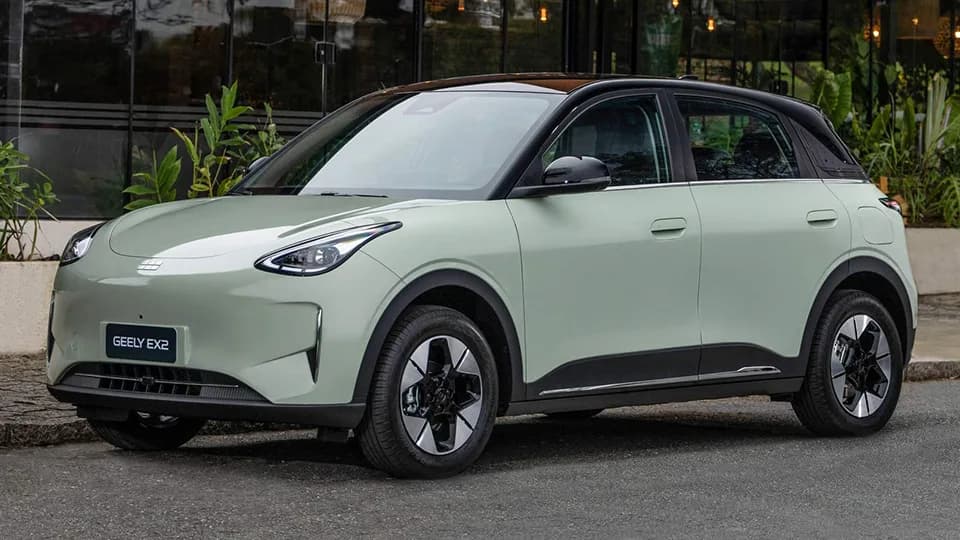 So sánh 2 phiên bản Geely EX2