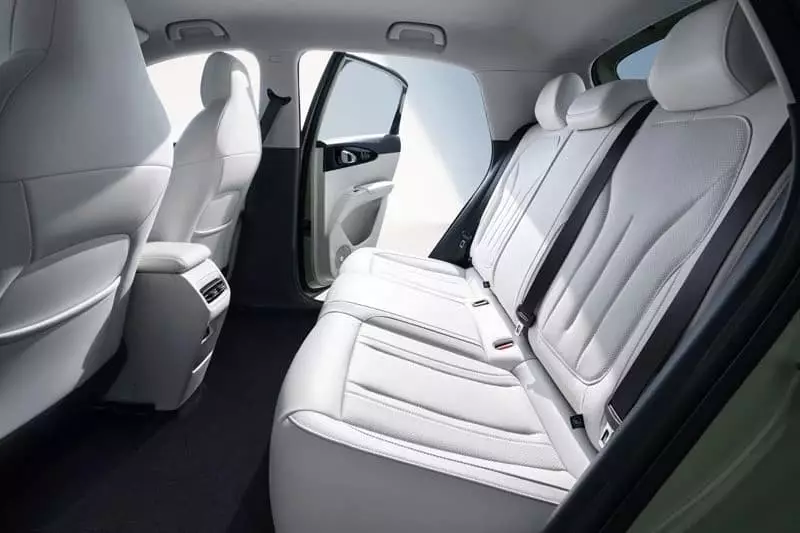 nội thất geely ex2