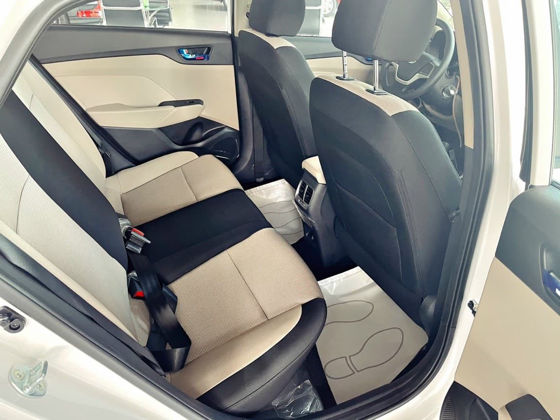 hàng ghế 2 Hyundai Accent