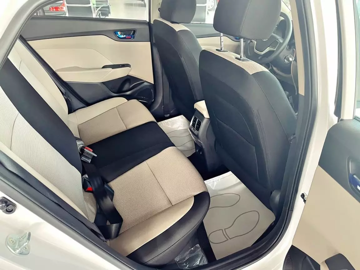 hàng ghế 2 Hyundai Accent