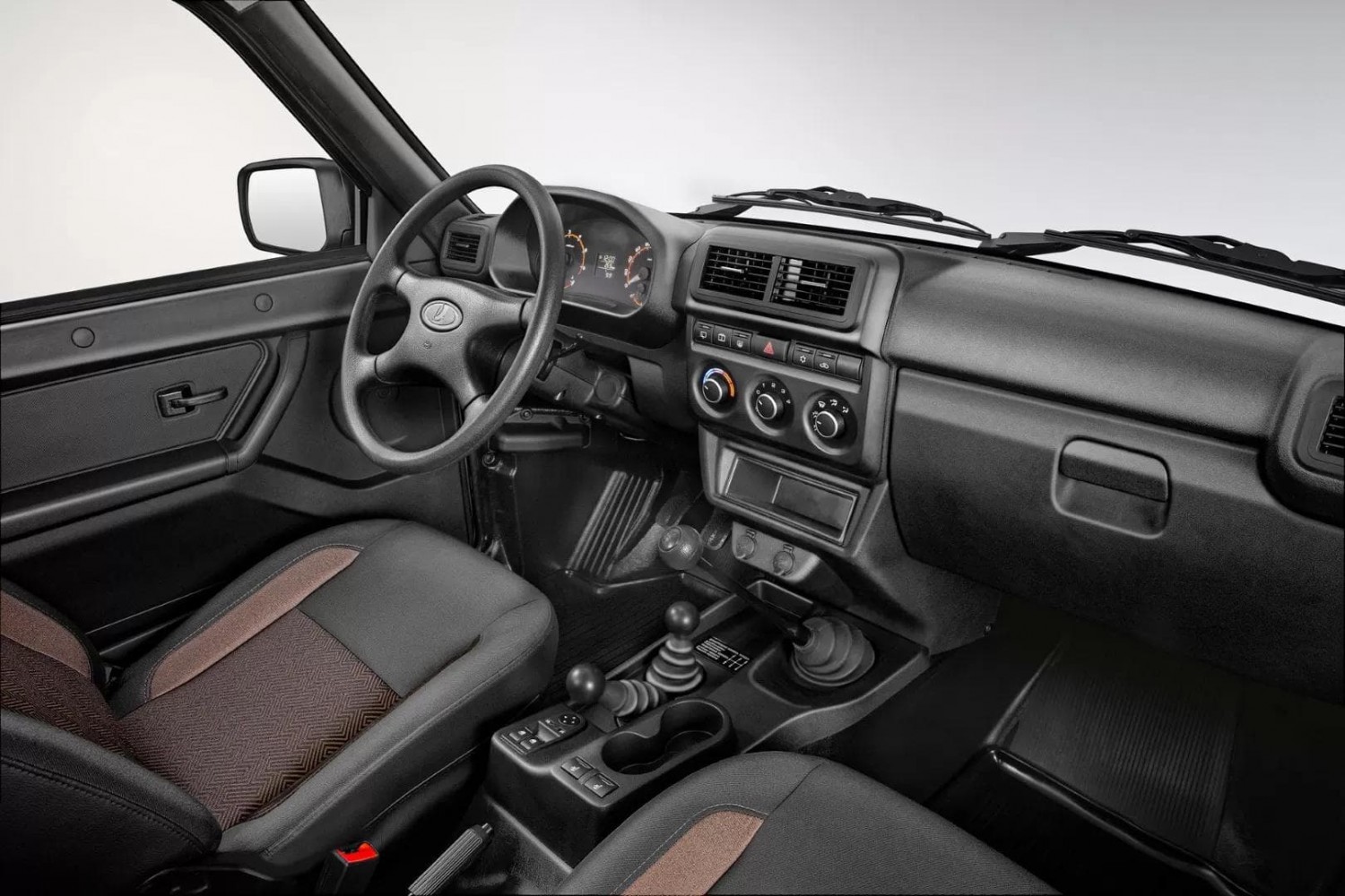 Lada Niva Travel