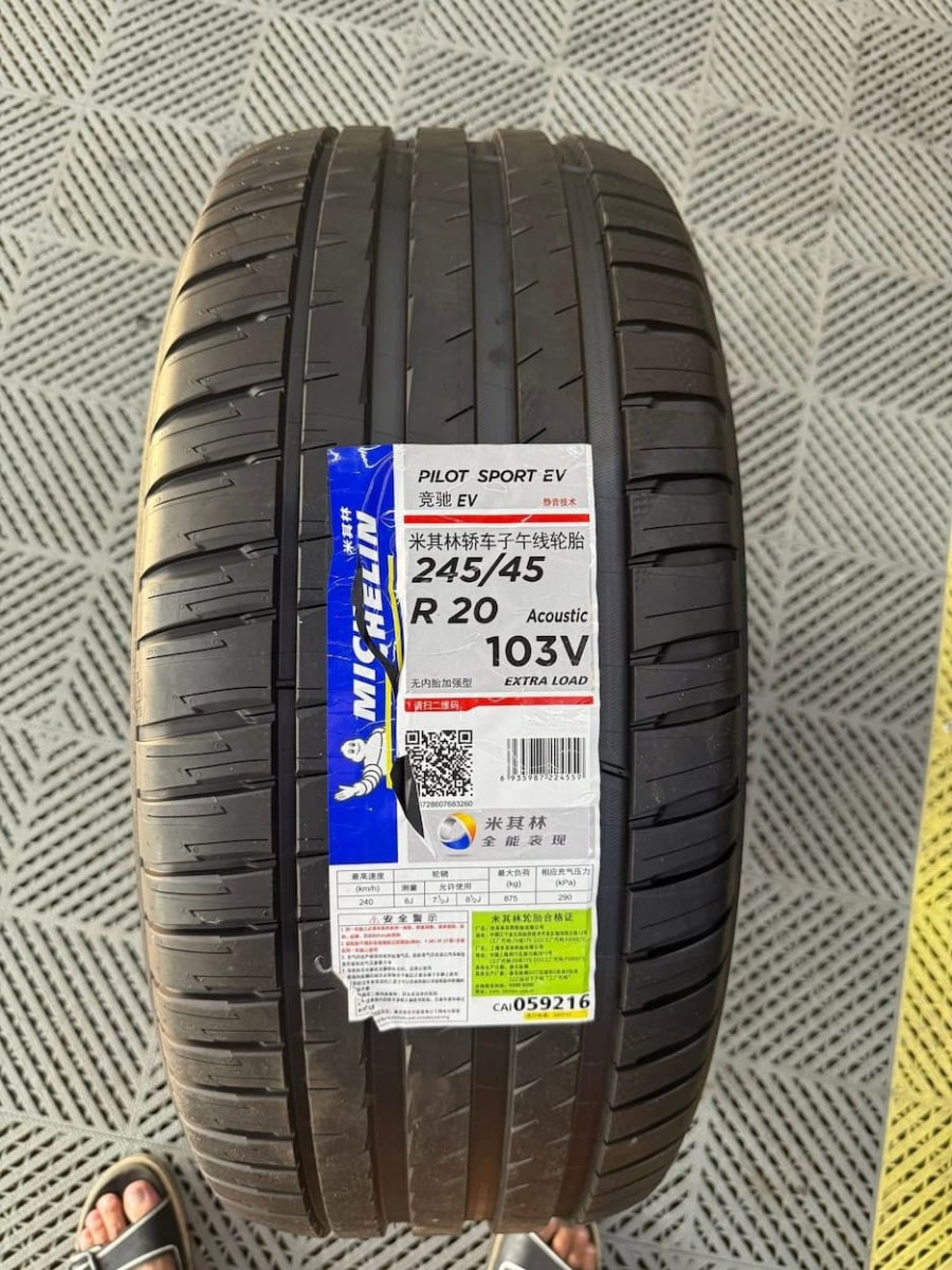 Michelin Pilot Sport EV 245/45R20