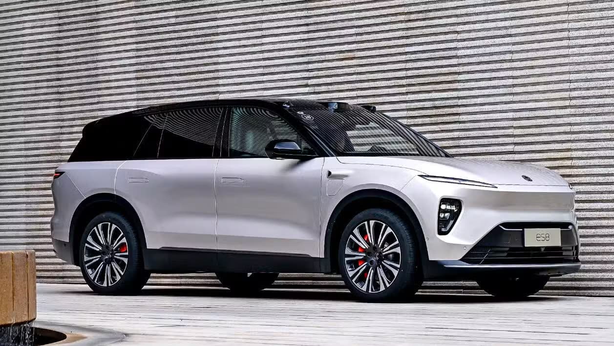 NIO ES8