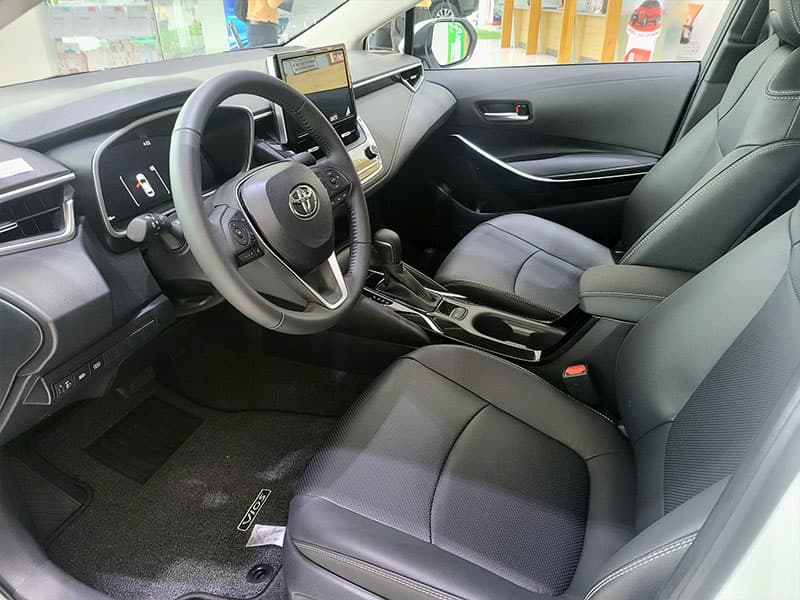 nội thất toyota altis hev